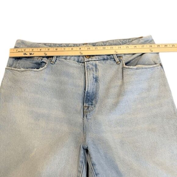 Good American Jeans The Weekender Boyfriend Raw Hem Light wash Size 14 - Picture 10 of 13